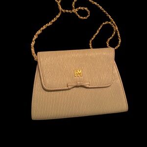 Chic Beige Crossbody Bag with Gold Chain
